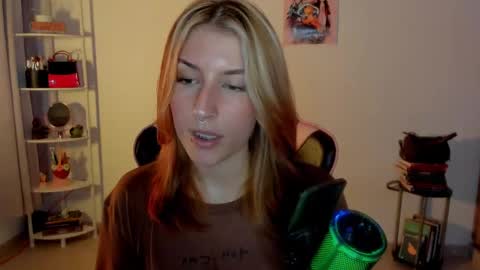 Snapshot of jacky_croft chatting on 02-02-25, 10:49 Linda Sofia help me get to 100 thumbs up online show from 02-02-25, 10:49