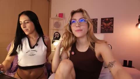 Snapshot of jacky_croft chatting on 11-03-25, 05:42 Linda Sofia help me get to 100 thumbs up online show from 11-03-25, 05:42