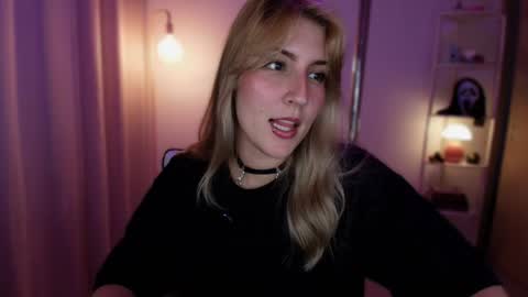 Linda Sofia help me get to 100 thumbs up online show from 04-26-26, 02:09