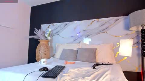 jacky_wolf1 online show from 03-14-26, 04:56