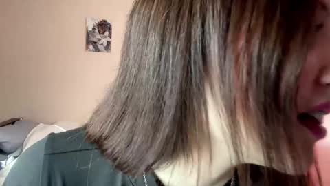 Lillian online show from 05-04-26, 05:14