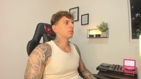 Snapshot of jacobb116 chatting on 12-03-24, 02:36 jacobb116 online show from 12-03-24, 02:36