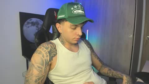 Snapshot of jacobb116 chatting on 10-23-25, 12:21 jacobb116 online show from 10-23-25, 12:21