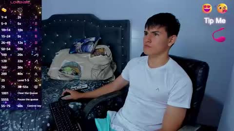 Snapshot of jacobb_lee chatting on 10-04-25, 09:02 Jacob Lee online show from 10-04-25, 09:02