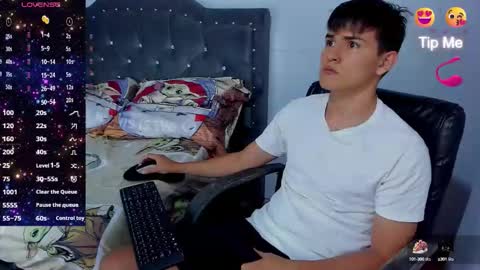 Snapshot of jacobb_lee chatting on 10-06-25, 09:56 Jacob Lee online show from 10-06-25, 09:56