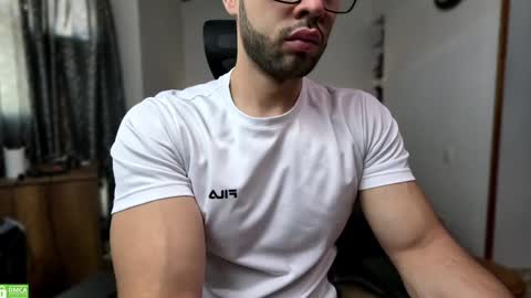 Snapshot of jacobt77 chatting on 01-12-25, 03:57 Jacob online show from 01-12-25, 03:57