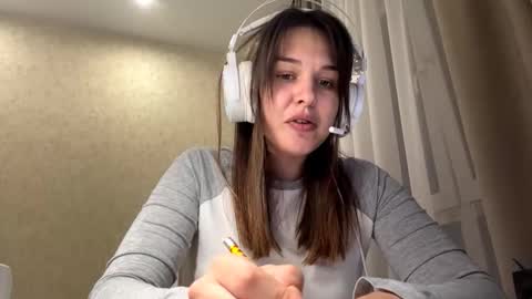 Mila read bio online show from 09-23-25, 02:53