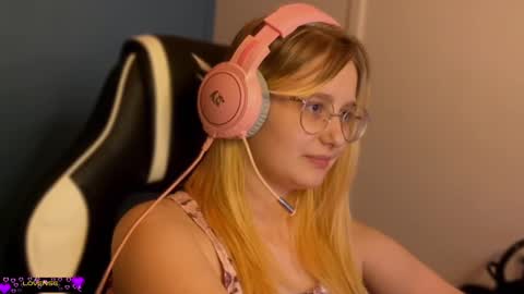 Snapshot of jacywinslat chatting on 02-19-25, 07:48 jacywinslat online show from 02-19-25, 07:48