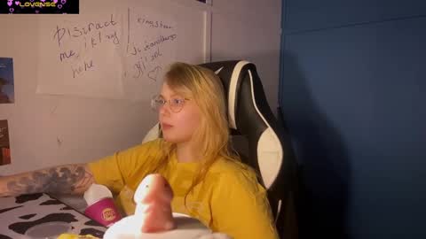 Snapshot of jacywinslat chatting on 03-04-25, 08:27 jacywinslat online show from 03-04-25, 08:27