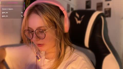 Snapshot of jacywinslat chatting on 09-13-25, 02:28 jacywinslat online show from 09-13-25, 02:28