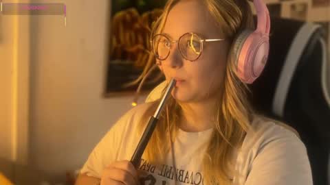 Snapshot of jacywinslat chatting on 09-18-25, 02:30 jacywinslat online show from 09-18-25, 02:30