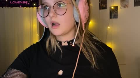 Snapshot of jacywinslat chatting on 09-24-25, 06:00 jacywinslat online show from 09-24-25, 06:00