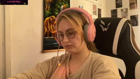 Snapshot of jacywinslat chatting on 09-26-25, 12:53 jacywinslat online show from 09-26-25, 12:53