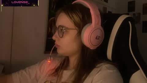 Snapshot of jacywinslat chatting on 10-10-25, 02:38 jacywinslat online show from 10-10-25, 02:38