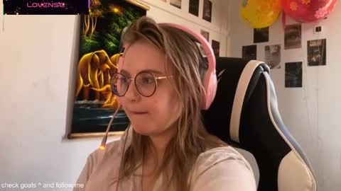 Snapshot of jacywinslat chatting on 10-18-25, 01:34 jacywinslat online show from 10-18-25, 01:34