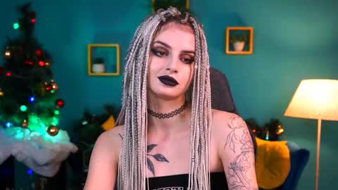 Snapshot of jade_castle chatting on 12-18-24, 05:15 jade_castle online show from 12-18-24, 05:15