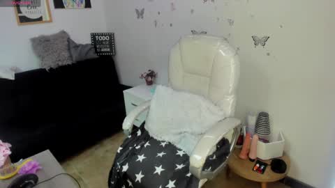 jade_connor online show from 04-04-26, 09:23