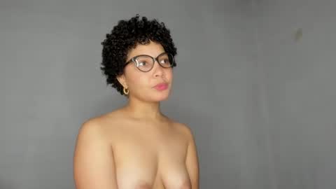 Jadeleidy Dorthini online show from 11-18-25, 09:30