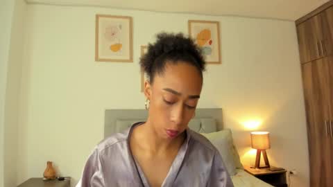 Jade smile online show from 10-25-25, 03:18