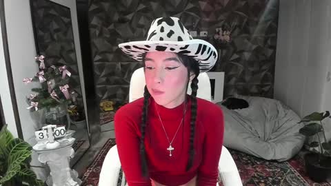 Snapshot of jade_porn chatting on 12-07-24, 10:45 Jade independent model online show from 12-07-24, 10:45