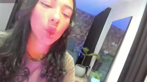 Snapshot of jade_porn chatting on 09-18-25, 11:01 Jade independent model online show from 09-18-25, 11:01