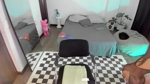 Jade  independent model online show from 12-19-25, 03:08