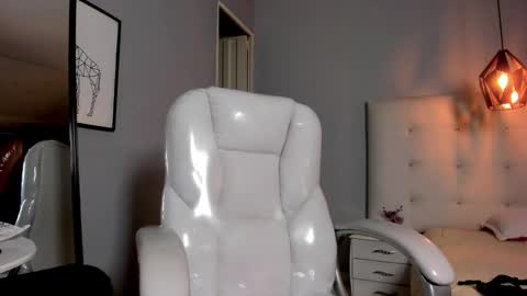 karlla scarlet online show from 12-17-24, 08:34