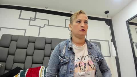 Snapshot of jade_squirt chatting on 12-02-24, 10:39 Jade online show from 12-02-24, 10:39