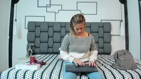 Snapshot of jade_squirt chatting on 12-07-24, 10:56 Jade online show from 12-07-24, 10:56