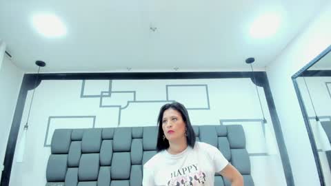 Snapshot of jade_squirt chatting on 12-13-24, 11:02 Jade online show from 12-13-24, 11:02