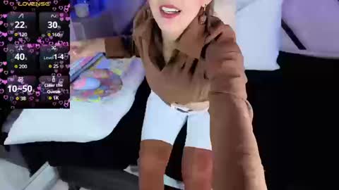 jade white  online show from 01-09-26, 01:58