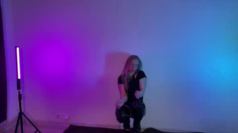 Snapshot of jadebabybloom chatting on 11-14-25, 08:51 bbbloom online show from 11-14-25, 08:51