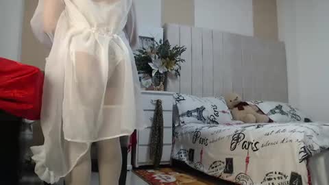 Snapshot of jadeee_11 chatting on 12-11-24, 08:04 Jade online show from 12-11-24, 08:04