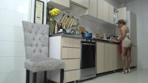 Snapshot of jadeee_11 chatting on 02-13-25, 09:49 Jade online show from 02-13-25, 09:49