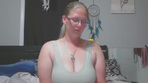 JadeLuv online show from 09-19-25, 01:07