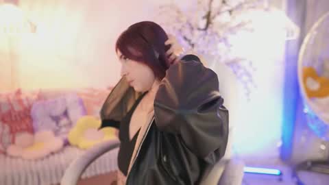 Jade Summer online show from 11-21-25, 11:42