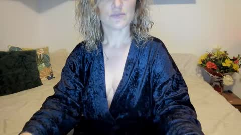 elena online show from 02-20-25, 02:40