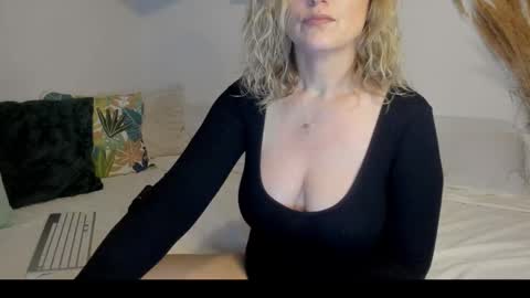 elena online show from 02-16-26, 02:51
