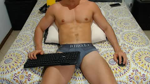 Snapshot of jahshot4 chatting on 03-25-26, 04:18 jahshot4 online show from 03-25-26, 04:18