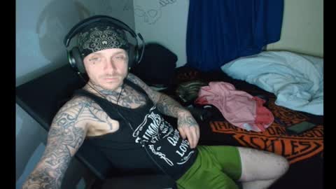 Snapshot of jake265897 chatting on 02-11-26, 06:51 showingitoff online show from 02-11-26, 06:51