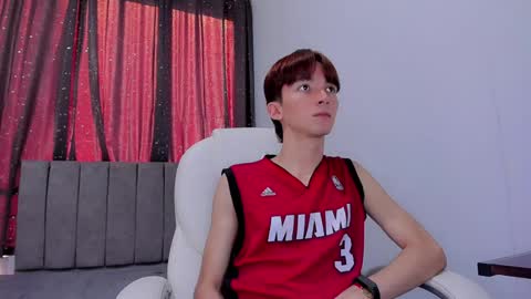 Snapshot of jake_evanss_ chatting on 01-18-25, 01:40 JAKE online show from 01-18-25, 01:40