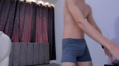 Snapshot of jake_evanss_ chatting on 01-18-25, 04:42 JAKE online show from 01-18-25, 04:42