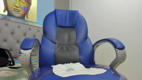 Snapshot of jake_evanss_ chatting on 10-14-25, 08:15 JAKE online show from 10-14-25, 08:15