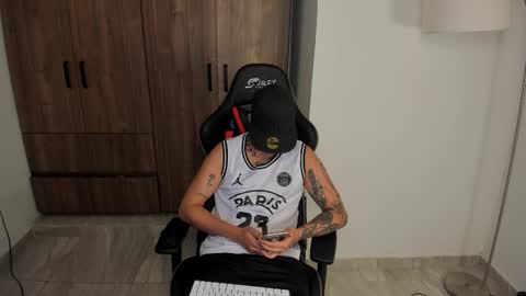 Snapshot of jake_pons chatting on 10-24-25, 07:49 Jake Pons online show from 10-24-25, 07:49