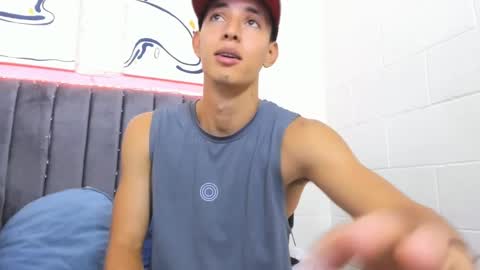 Hi guys im new 3 online show from 02-04-25, 09:10