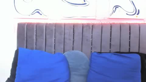 Hi guys im new 3 online show from 02-06-25, 06:56