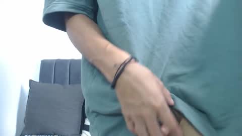 Hi guys im new 3 online show from 01-11-26, 04:56