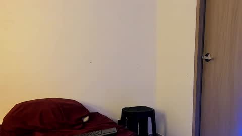 Snapshot of jakee_brown chatting on 02-05-25, 10:19 Santiago online show from 02-05-25, 10:19