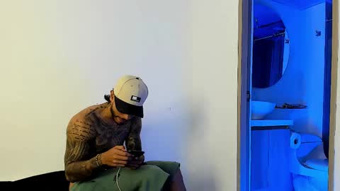 Snapshot of jakee_brown chatting on 02-10-25, 04:41 Santiago online show from 02-10-25, 04:41