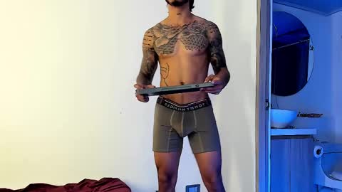 Snapshot of jakee_brown chatting on 02-12-25, 04:54 Santiago online show from 02-12-25, 04:54